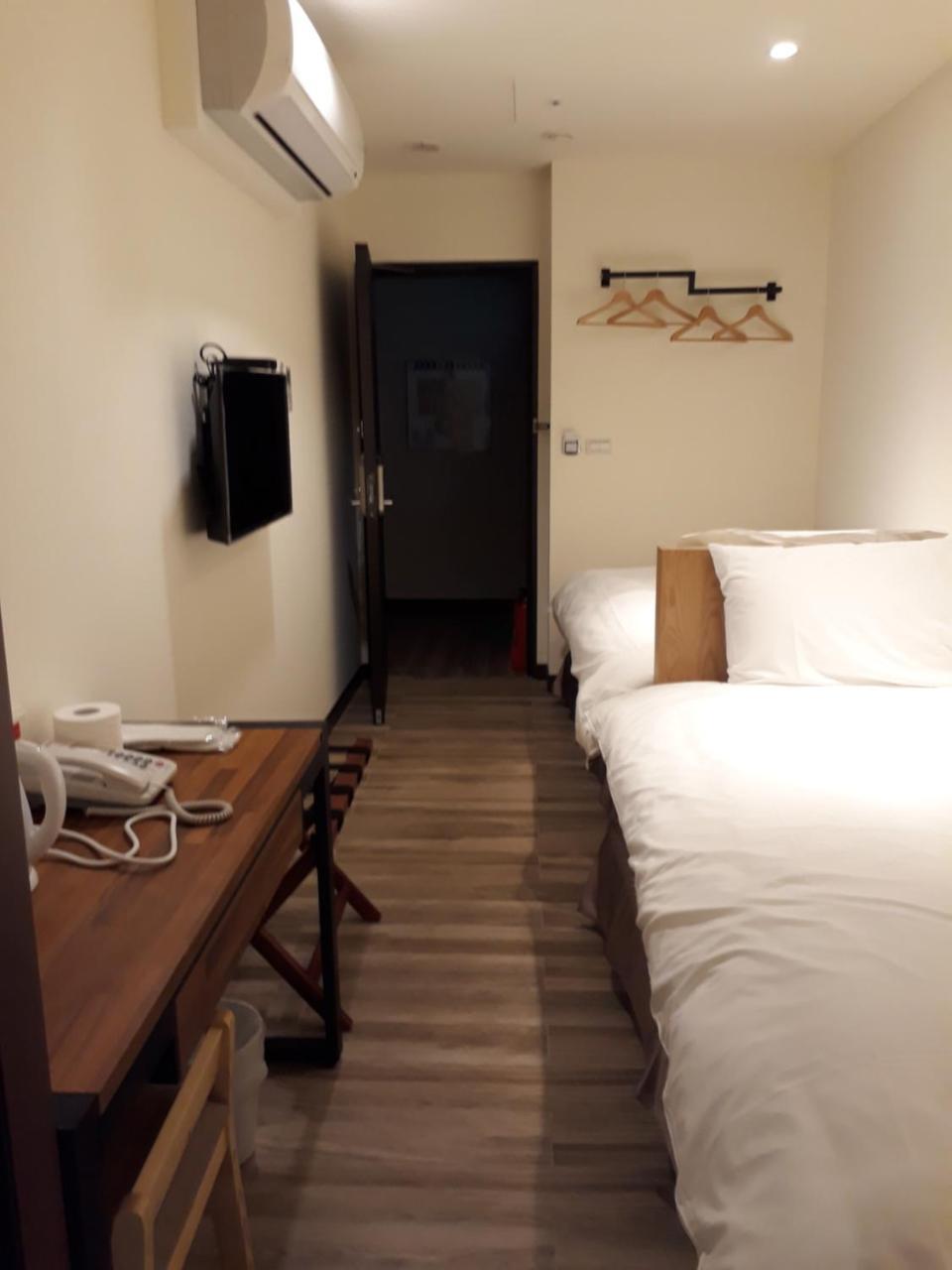 Honest & Warm Hotel Taoyuan Exterior foto